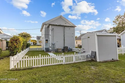 1406 Evans Street Morehead City NC 28557
