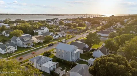 1406 Evans Street Morehead City NC 28557