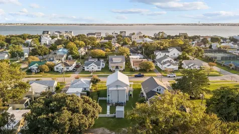 1406 Evans Street Morehead City NC 28557