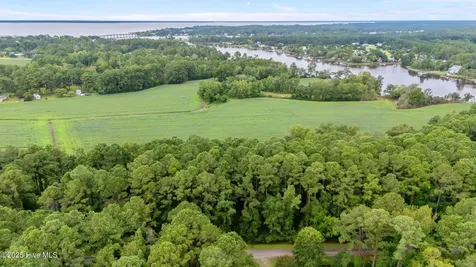 809 Sailhaven Drive Oriental NC 28571