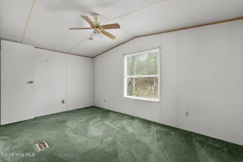 148 Rhodes Drive Columbia NC 27925