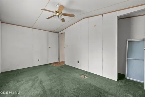 148 Rhodes Drive Columbia NC 27925