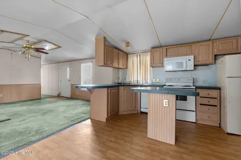 148 Rhodes Drive Columbia NC 27925