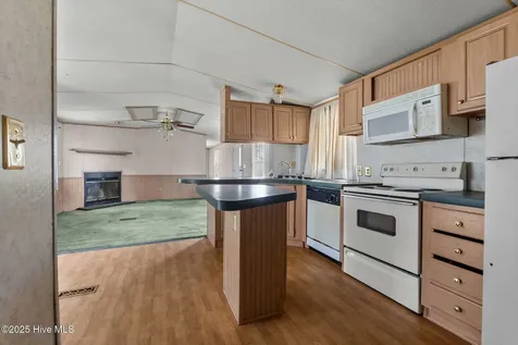 148 Rhodes Drive Columbia NC 27925