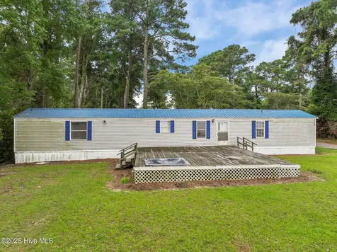 148 Rhodes Drive Columbia NC 27925
