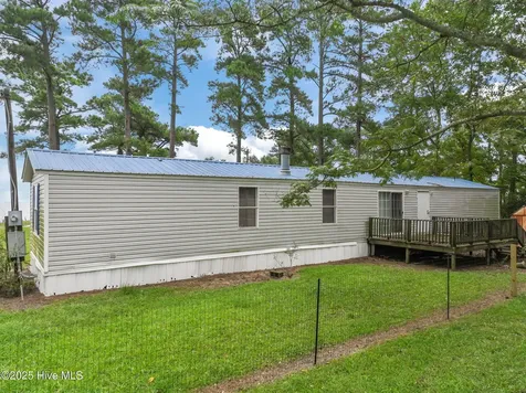 148 Rhodes Drive Columbia NC 27925