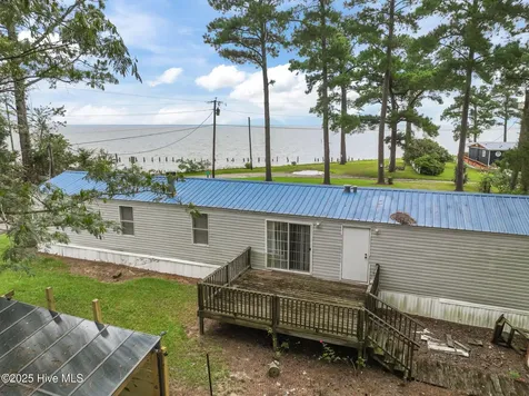148 Rhodes Drive Columbia NC 27925