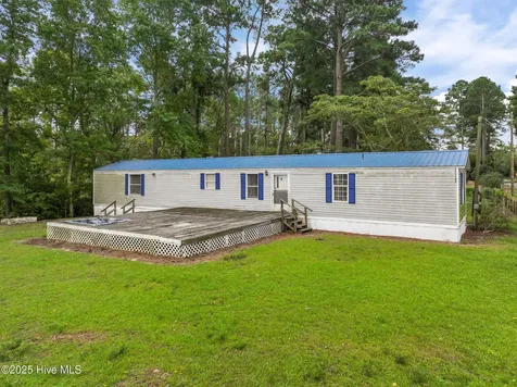 148 Rhodes Drive Columbia NC 27925