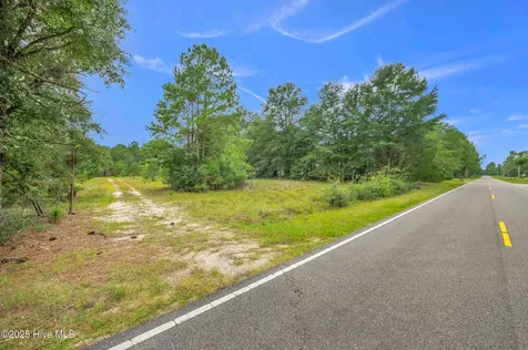 6715 Canetuck Road Currie NC 28435