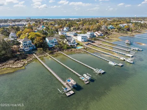 8722 Emerald Plantation Road Emerald Isle NC 28594