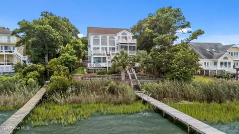 8722 Emerald Plantation Road Emerald Isle NC 28594