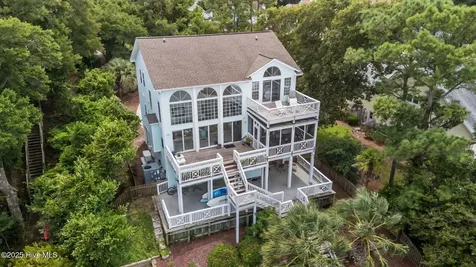 8722 Emerald Plantation Road Emerald Isle NC 28594