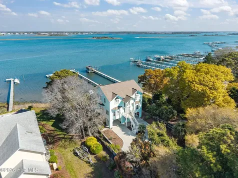 8722 Emerald Plantation Road Emerald Isle NC 28594