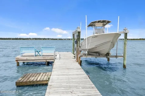 8722 Emerald Plantation Road Emerald Isle NC 28594