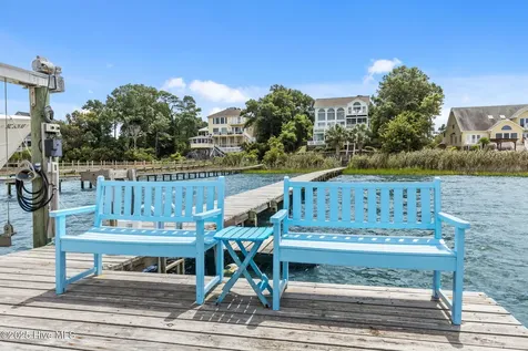 8722 Emerald Plantation Road Emerald Isle NC 28594
