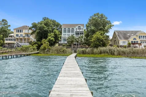 8722 Emerald Plantation Road Emerald Isle NC 28594