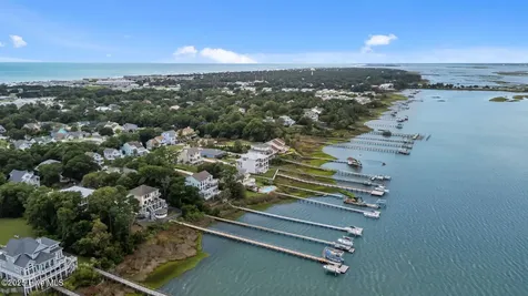 8722 Emerald Plantation Road Emerald Isle NC 28594