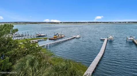 8722 Emerald Plantation Road Emerald Isle NC 28594