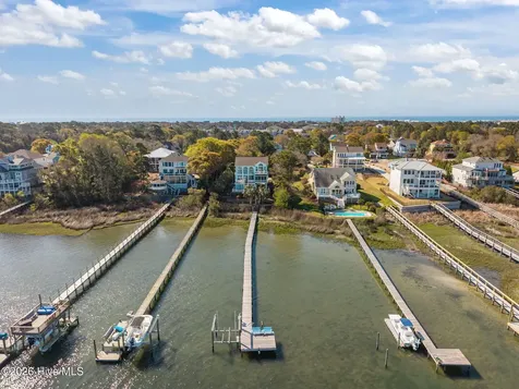 8722 Emerald Plantation Road Emerald Isle NC 28594