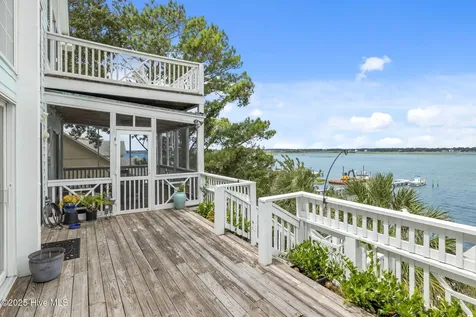 8722 Emerald Plantation Road Emerald Isle NC 28594