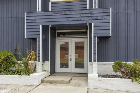 208 Penny Lane Morehead City NC 28557