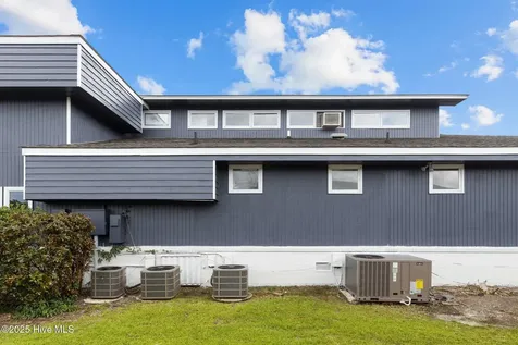 208 Penny Lane Morehead City NC 28557