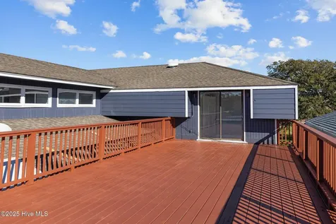 208 Penny Lane Morehead City NC 28557