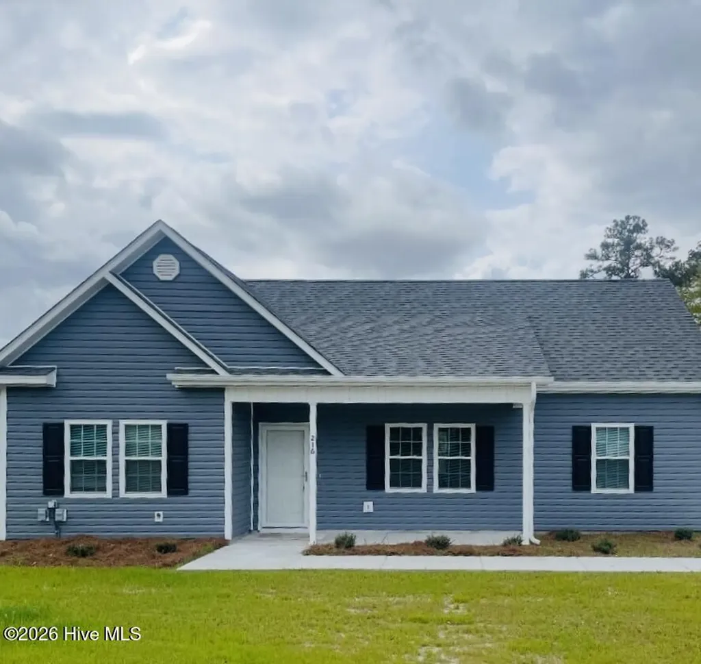 216 W Charity Road Rose Hill NC 28458