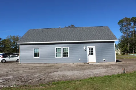 216 W Charity Road Rose Hill NC 28458