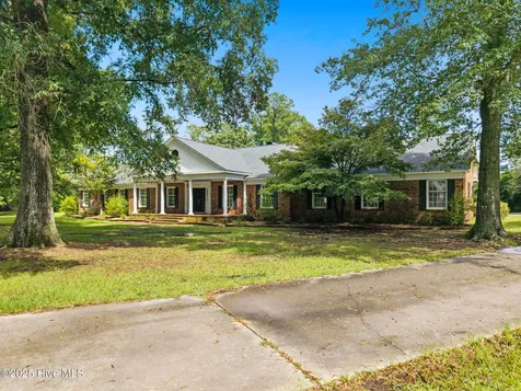 518 Edgewood Circle Whiteville NC 28472