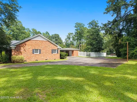 518 Edgewood Circle Whiteville NC 28472