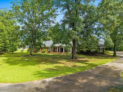 518 Edgewood Circle Whiteville NC 28472