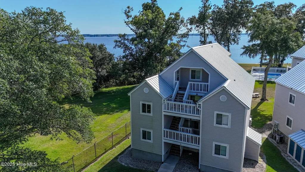 89 Country Club Drive Minnesott Beach NC 28510
