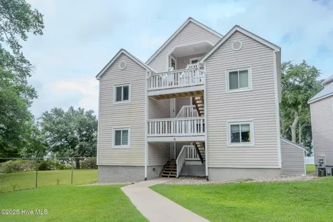 89 Country Club Drive Minnesott Beach NC 28510
