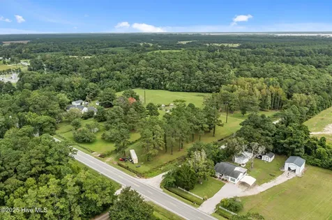 1050 Highway 101 Beaufort NC 28516