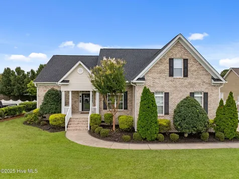 2243 Black Horse Lane Winterville NC 28590