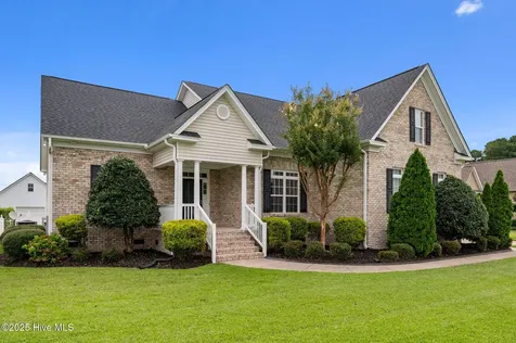 2243 Black Horse Lane Winterville NC 28590