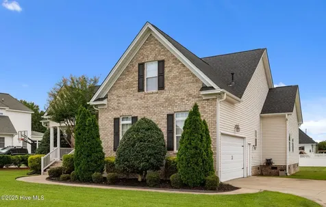 2243 Black Horse Lane Winterville NC 28590