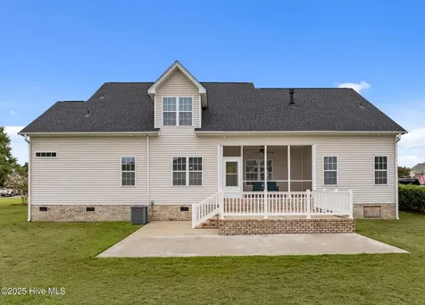 2243 Black Horse Lane Winterville NC 28590
