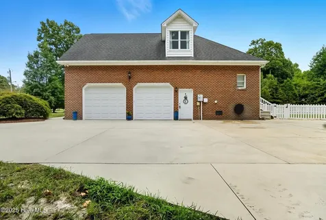 138 Dances Bay Road Elizabeth City NC 27909