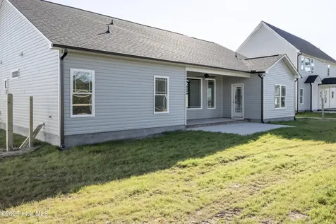 103 Sunny Acres Lane Clinton NC 28328
