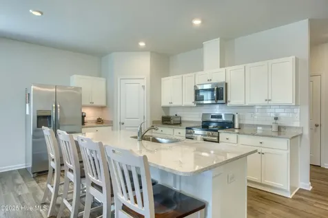 173 N Squires Run Lane Richlands NC 28574