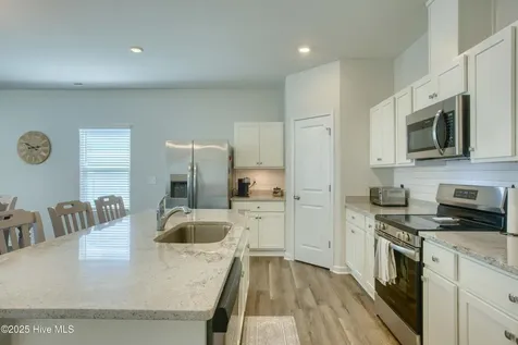173 N Squires Run Lane Richlands NC 28574
