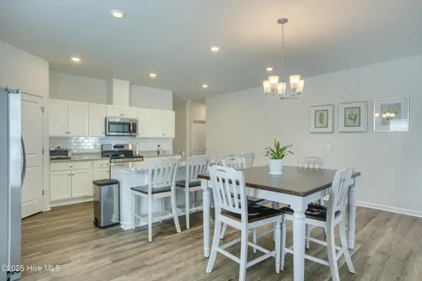 173 N Squires Run Lane Richlands NC 28574