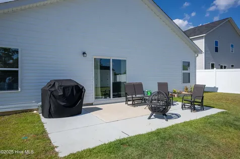 173 N Squires Run Lane Richlands NC 28574