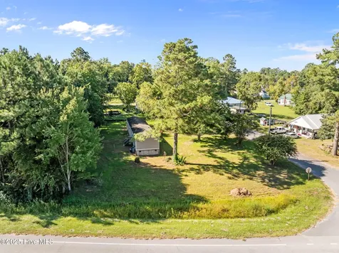 120 8th Street Bolton NC 28423