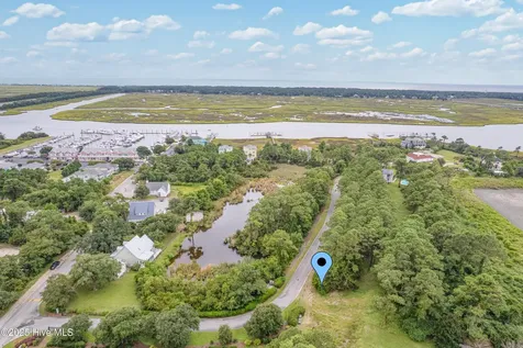 4042 Barnes Bluff Drive SE Southport NC 28461
