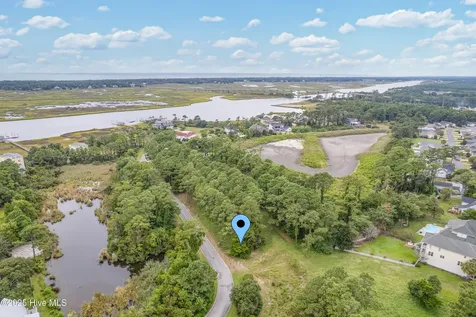 4042 Barnes Bluff Drive SE Southport NC 28461