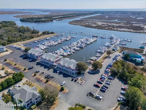 4042 Barnes Bluff Drive SE Southport NC 28461