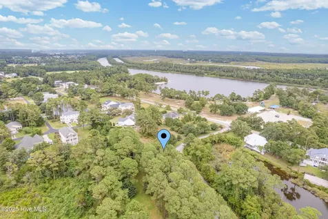 4042 Barnes Bluff Drive SE Southport NC 28461